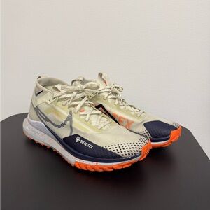 Nike Athletic Shoes in Cream and Orange